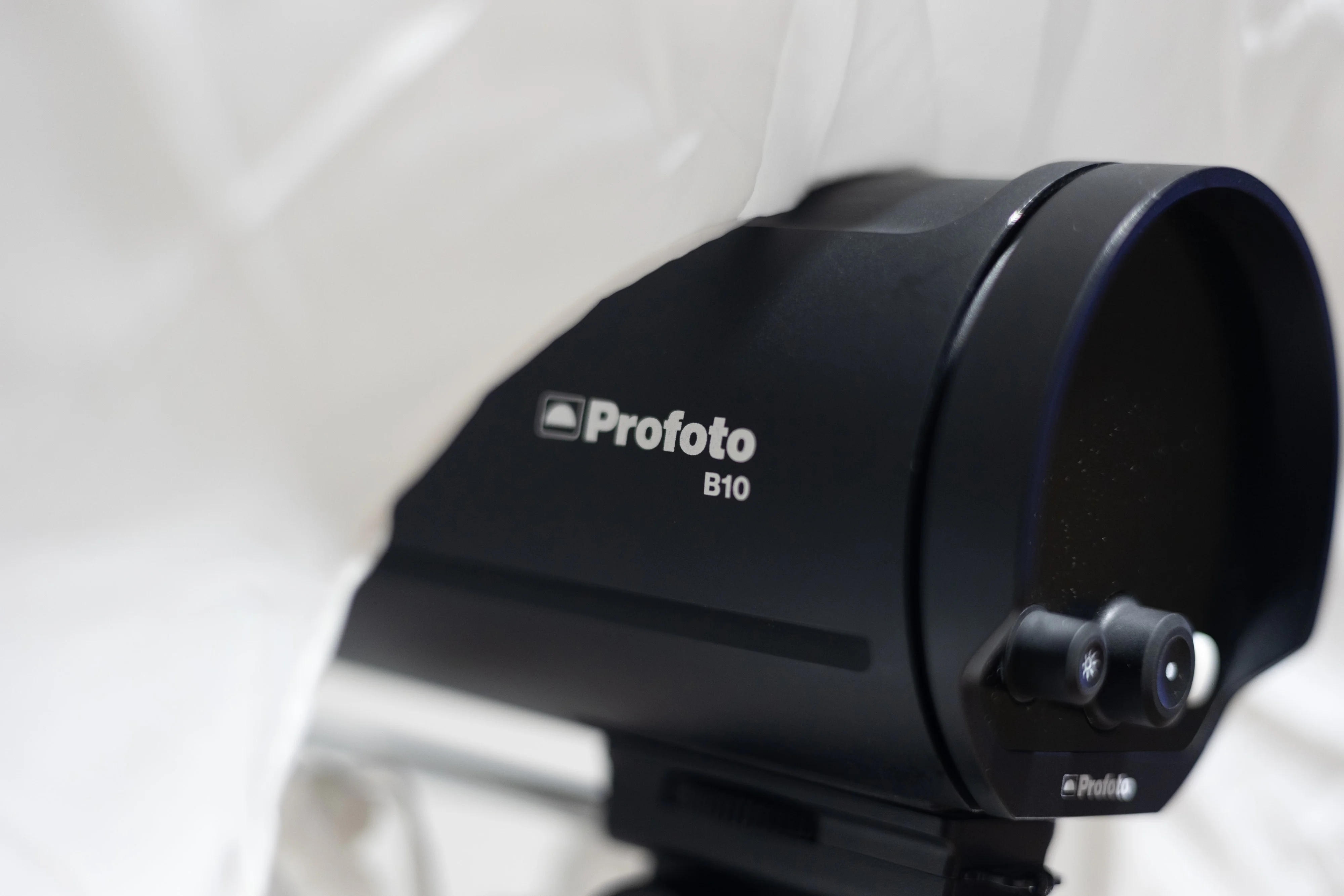 Profoto B10 strobe head